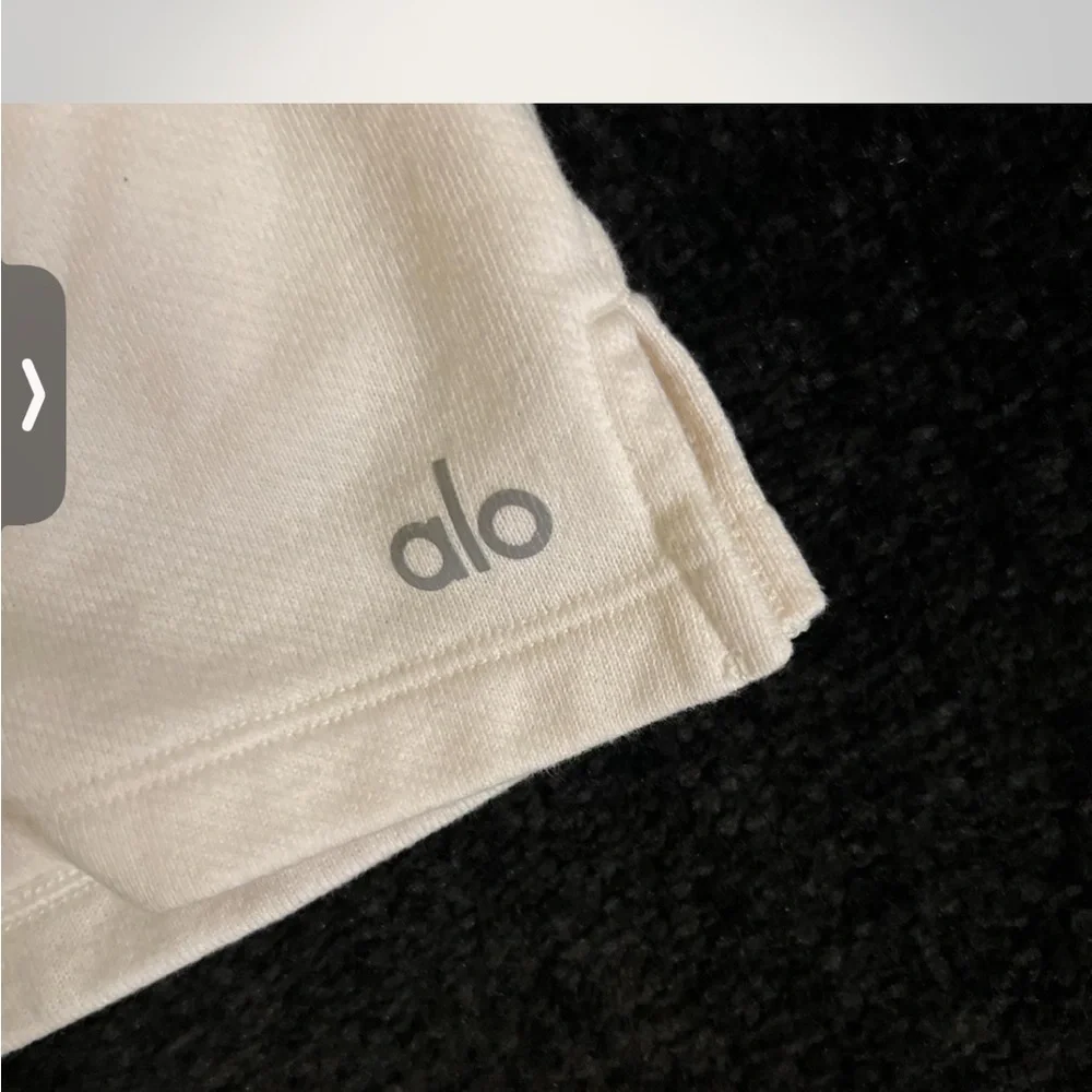 ALO Yoga Cream Zip-Up Hoodie and short set - Picture 4 of 6